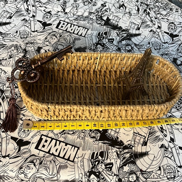 Decor - Picture 2 of 5